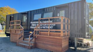 40フィートトレーラハウス グランピング施設向け、40FTトイレコンテナを1台出荷しました